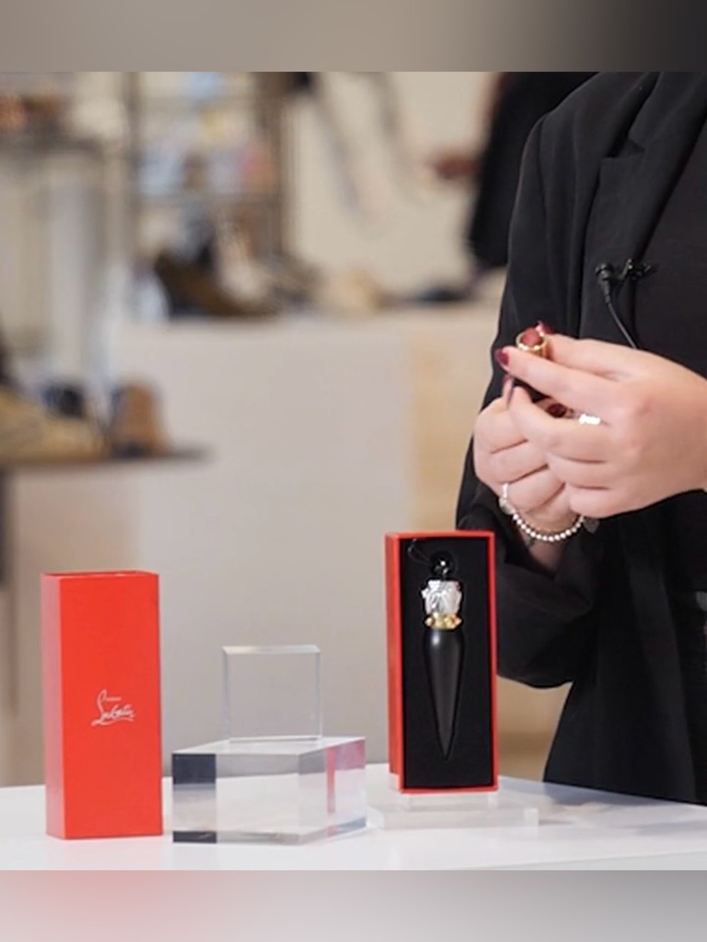 CHRISTIAN LOUBOUTIN 001M Rouge Louboutin Velvet Matte Lipstick in Box - Picture 8 of 9